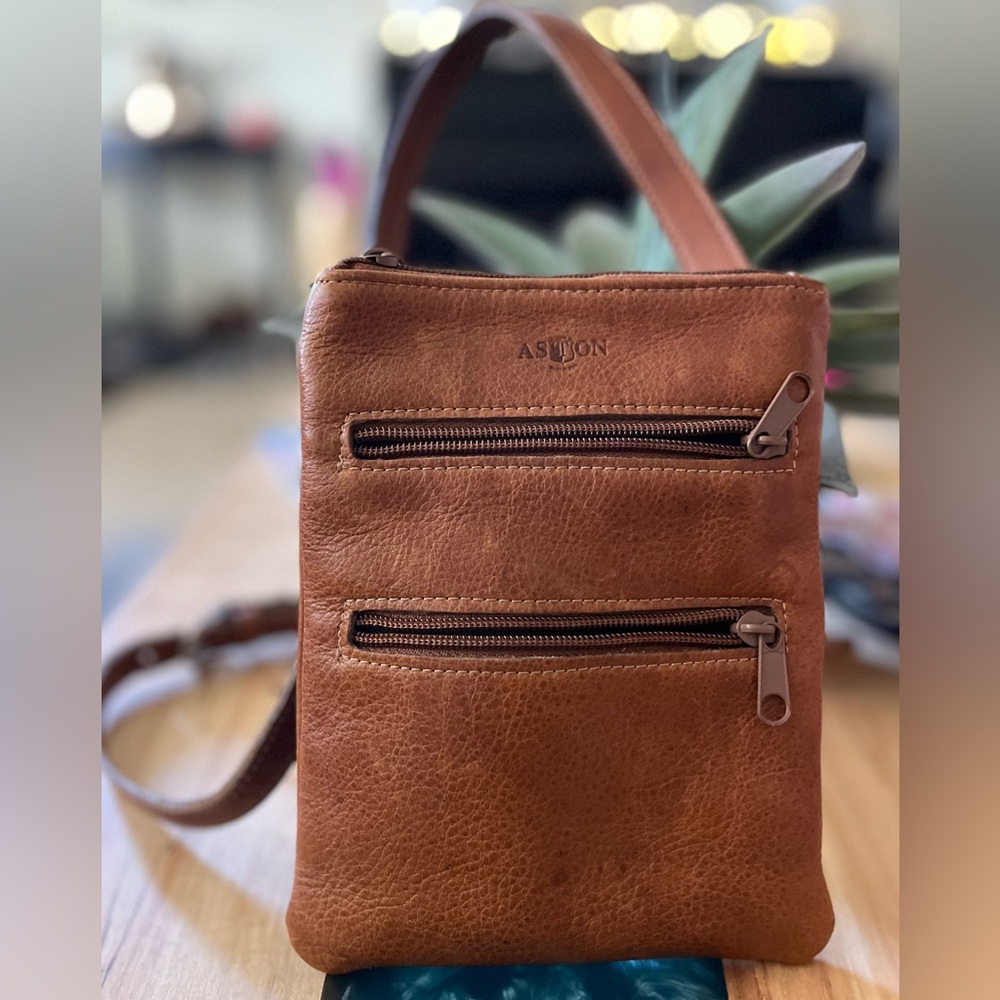Aston Made in USA🇺🇸Leather Cognac Bag